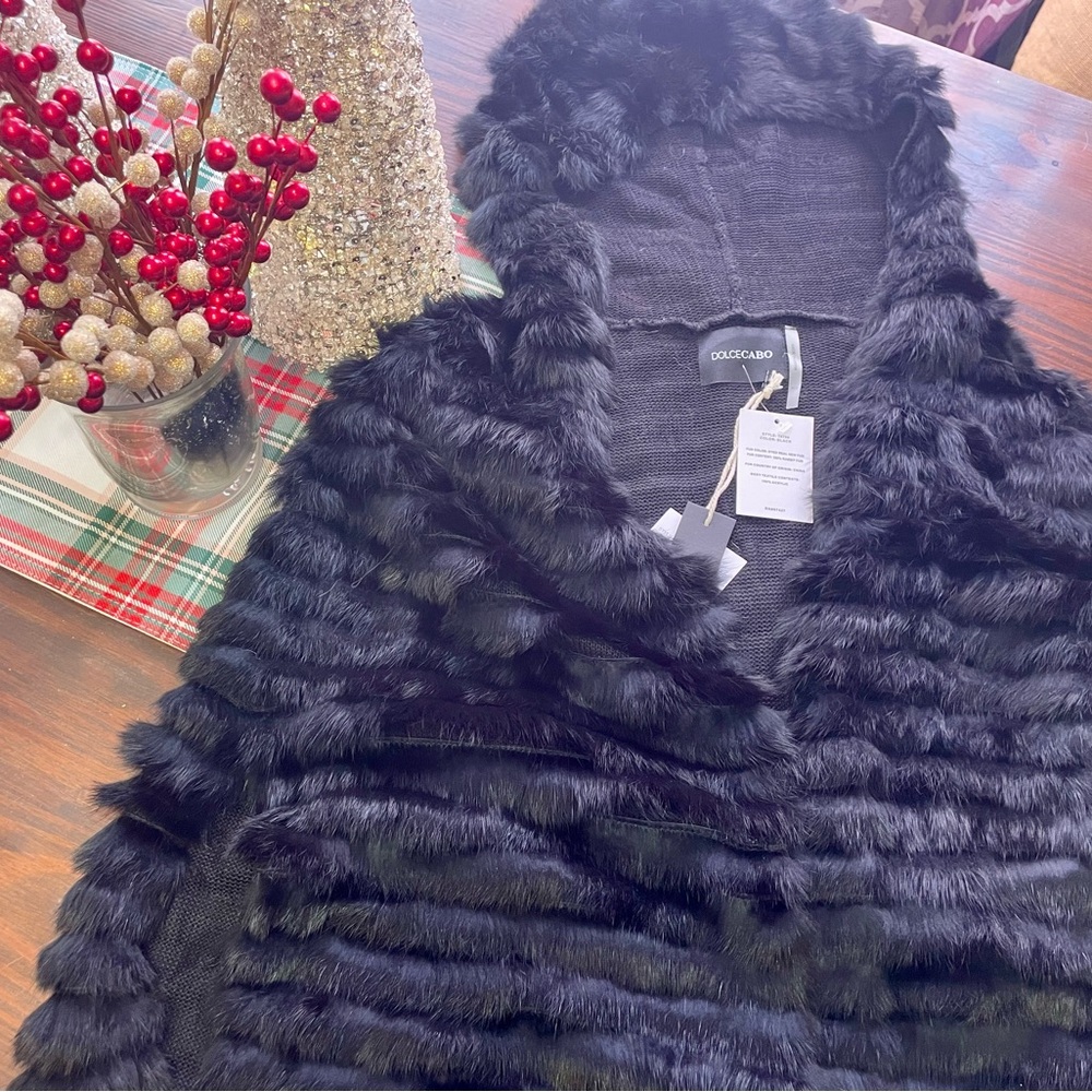 Dolce Cabo Elegant Black Faux Fur Layer